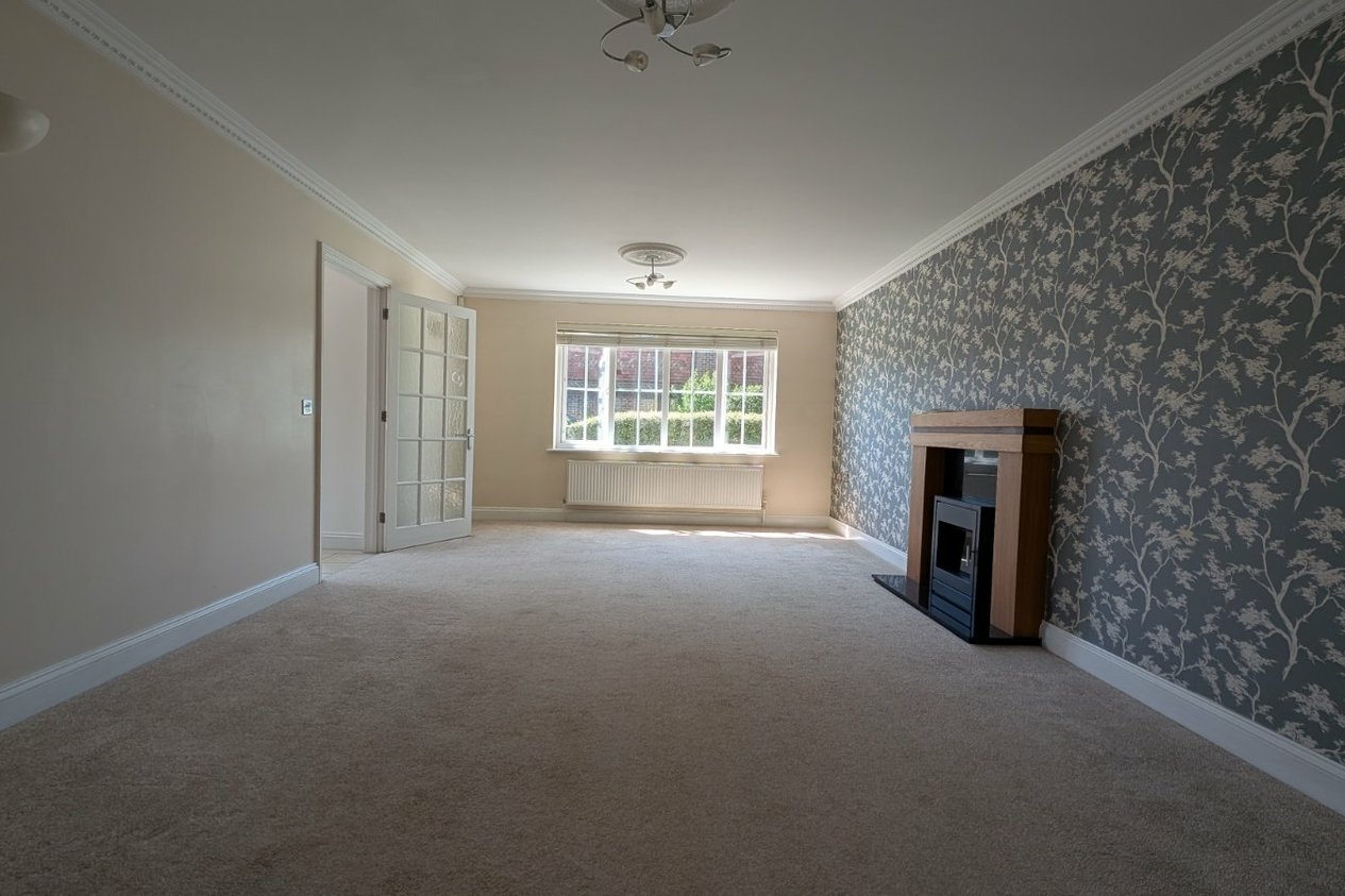 Properties Under Offer in Petrel Way Hawkinge