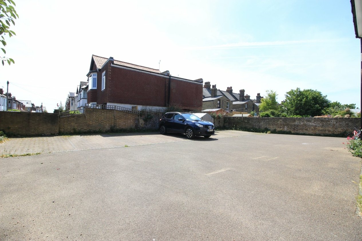Properties To Let in Prices Avenue 