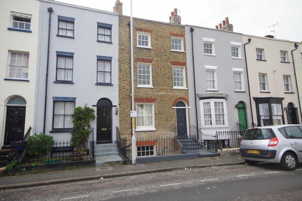 Properties To Let in Princes Crescent  Margate