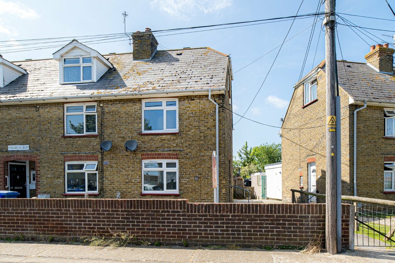 Properties To Let in Priory Place Faversham