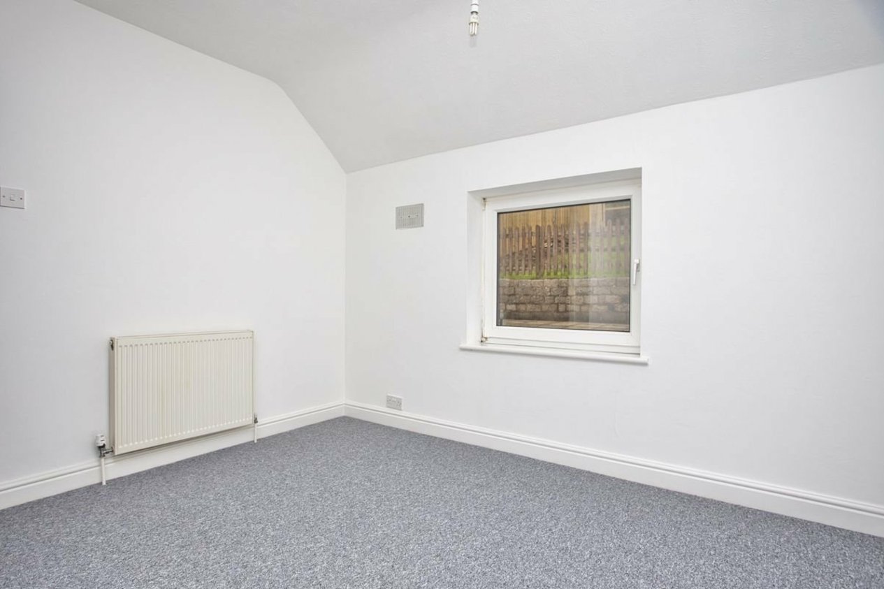 Properties Let in Queens Avenue Dover