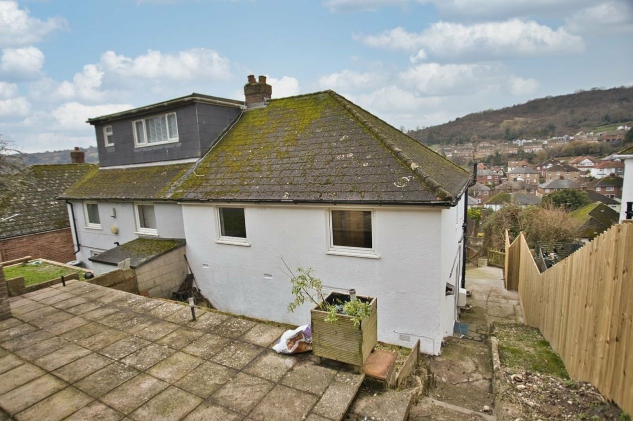 Properties Let in Queens Avenue Dover