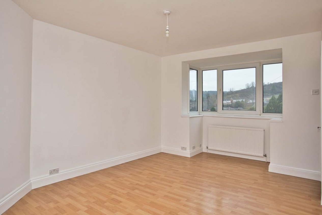 Properties Let in Queens Avenue Dover