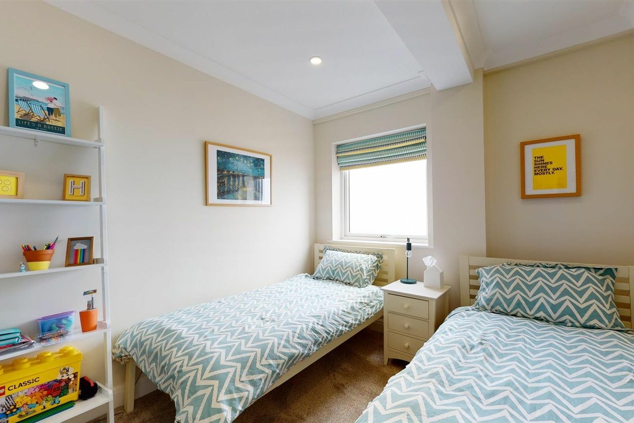 Properties To Let in Ranelagh Road  The Queens Ranelagh Road