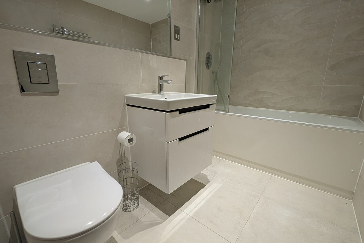 Properties To Let in Range Road  Hythe