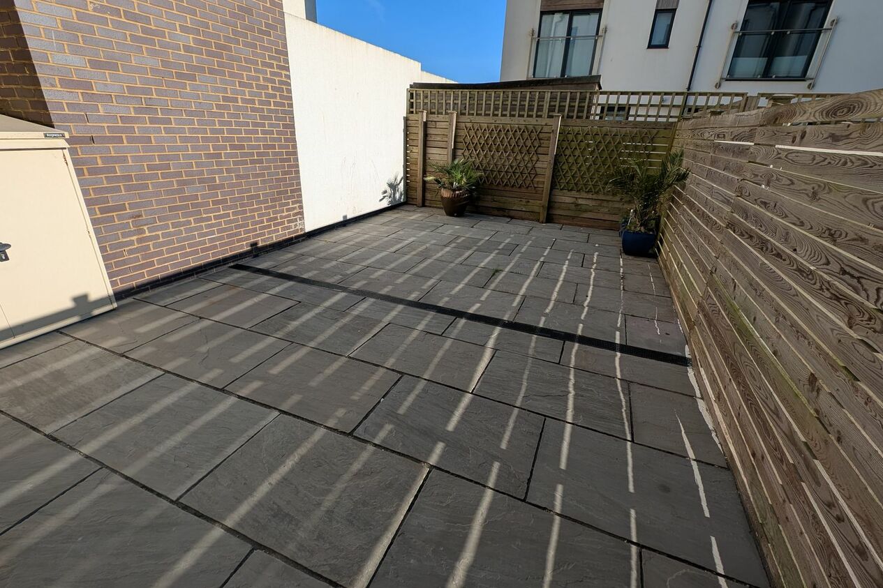 Properties To Let in Range Road  Hythe
