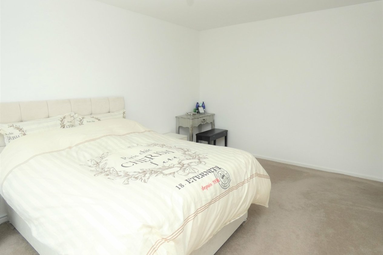 Properties Let in Raymond Avenue Canterbury