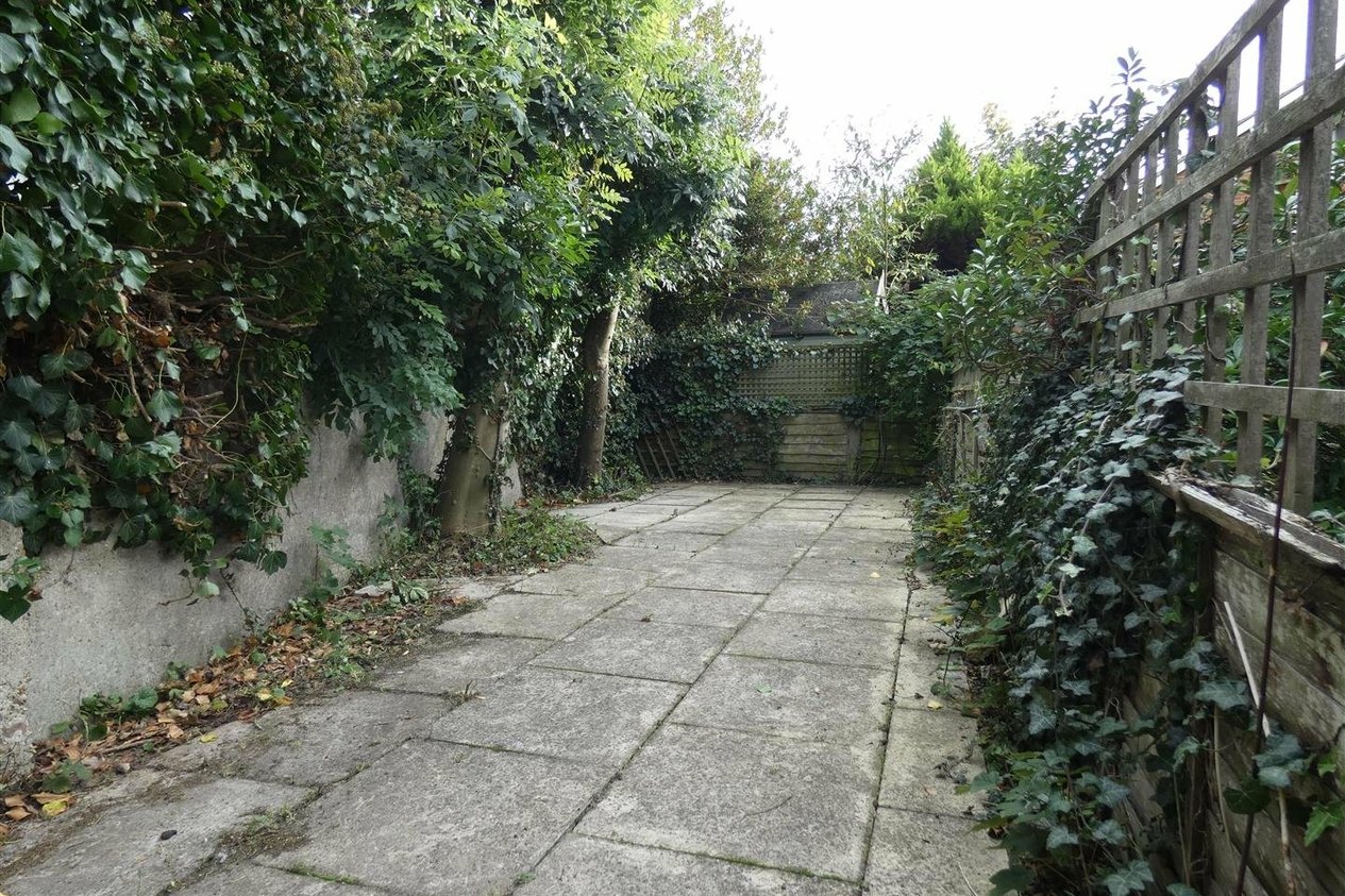 Properties Let in Raymond Avenue Canterbury