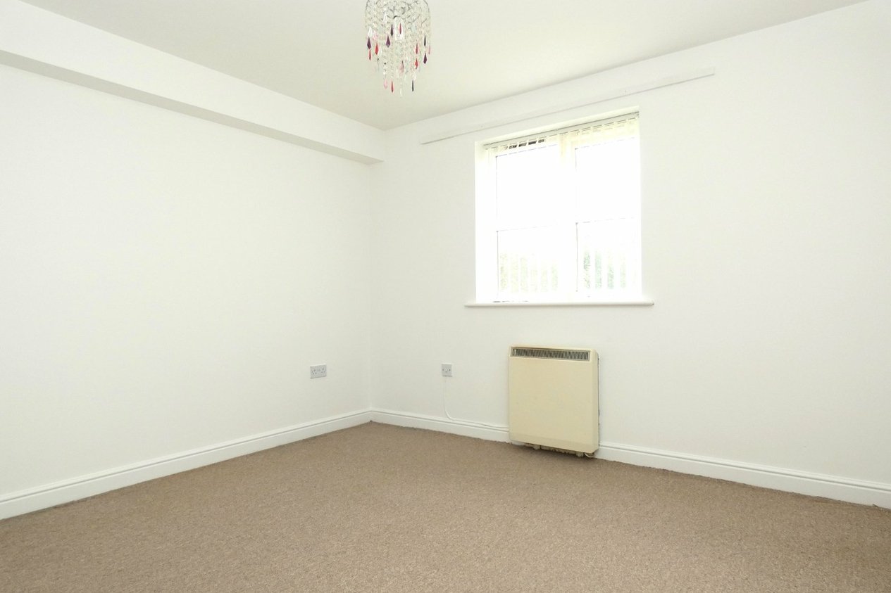 Properties To Let in Riverbank Way Ashford