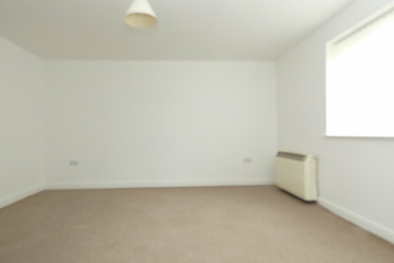Properties To Let in Riverbank Way Ashford
