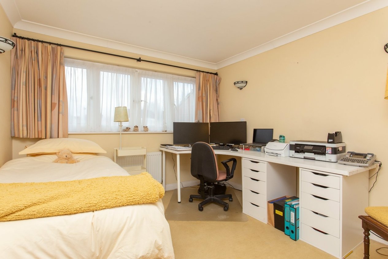Properties Under Offer in Riverside Close Bridge
