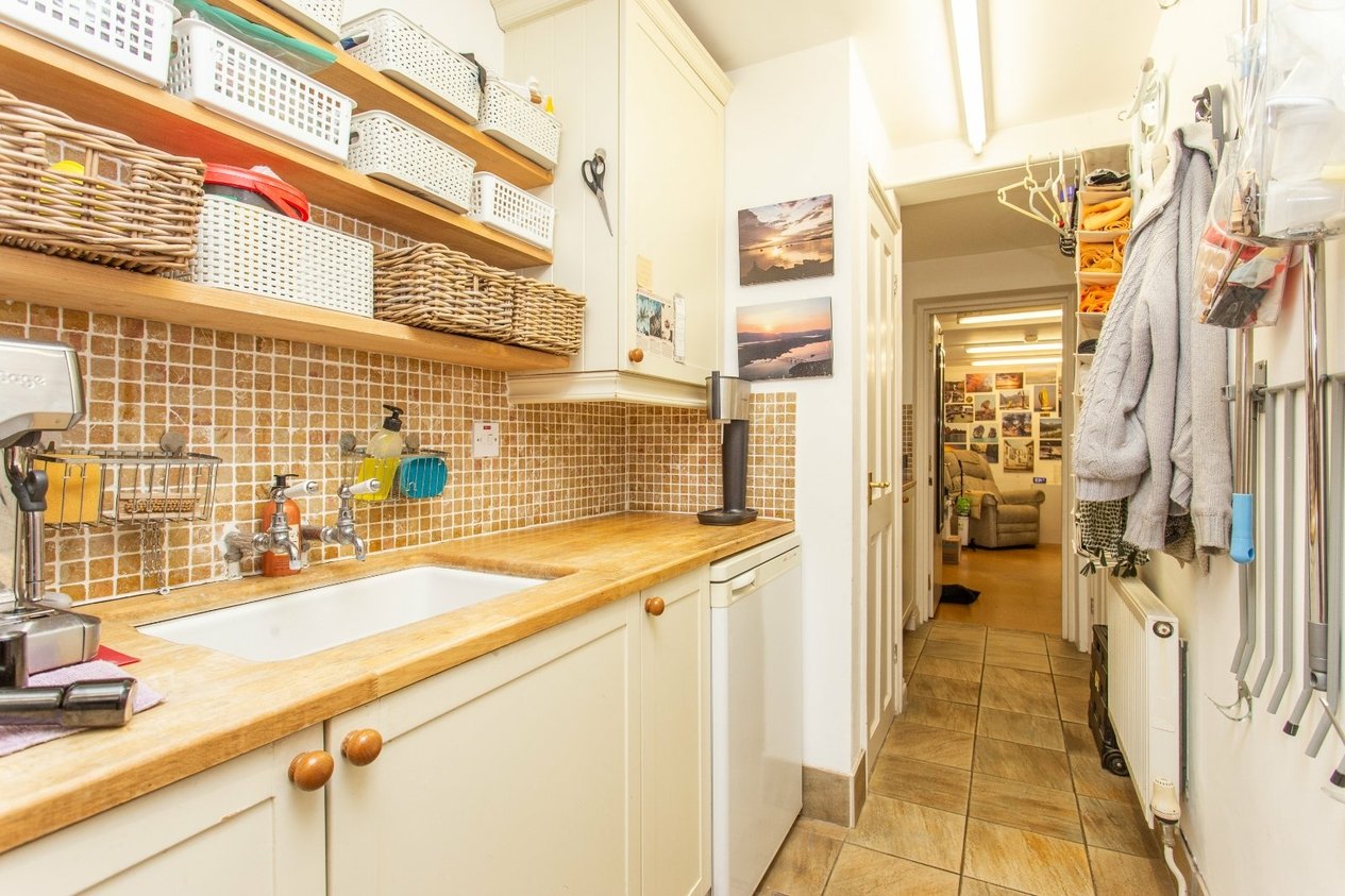 Properties Under Offer in Riverside Close Bridge