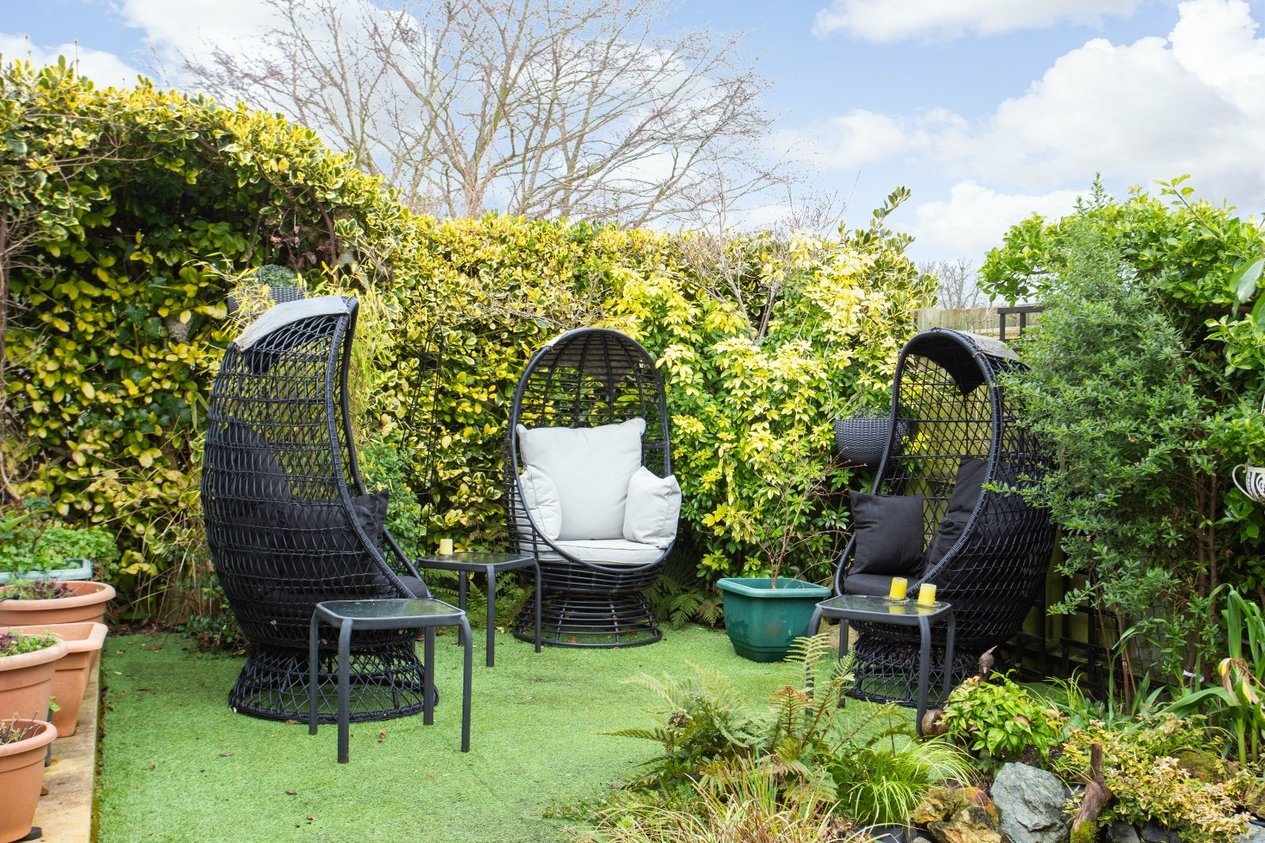 Properties Under Offer in Riverside Close Bridge