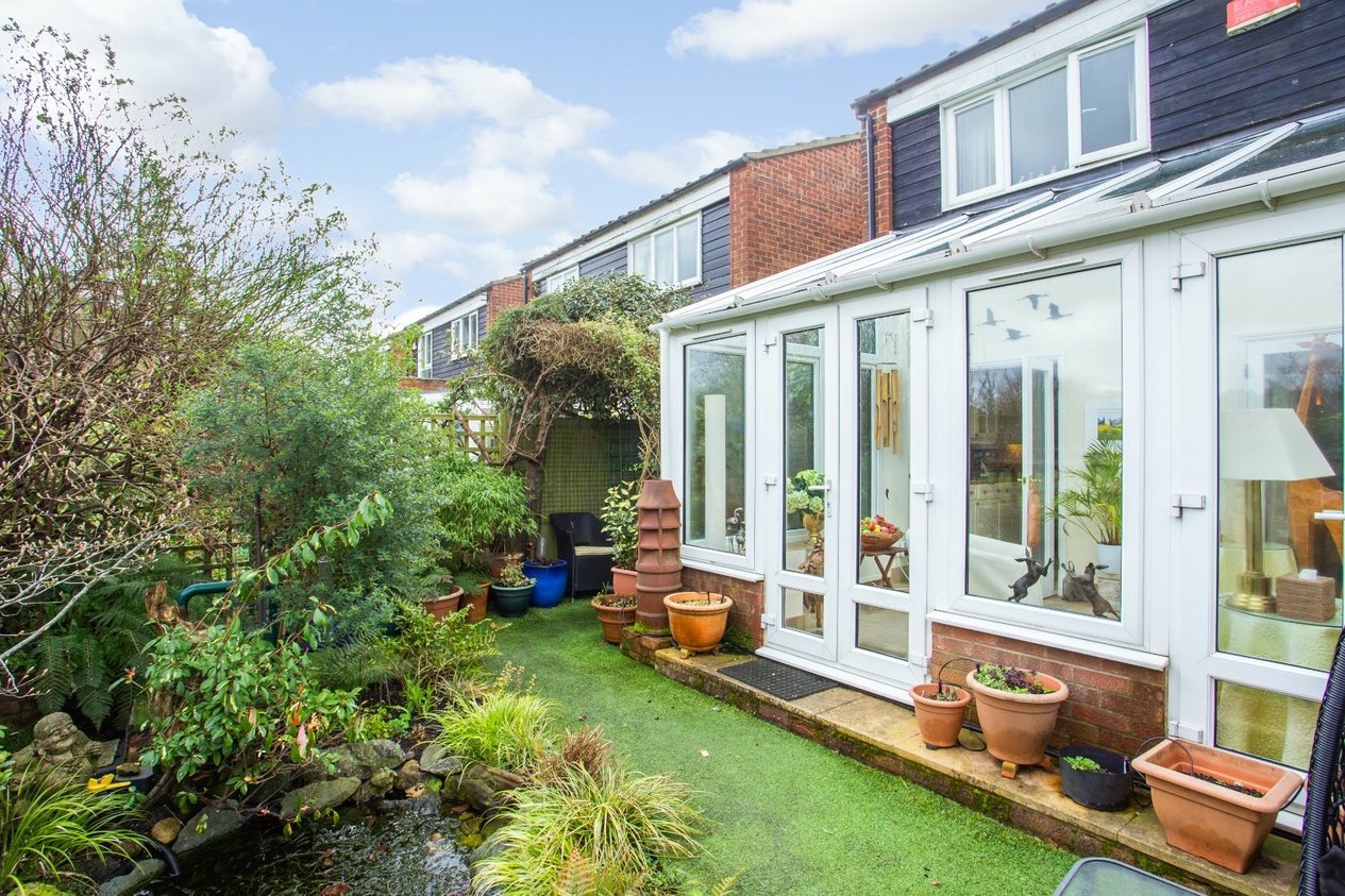 Properties Under Offer in Riverside Close Bridge