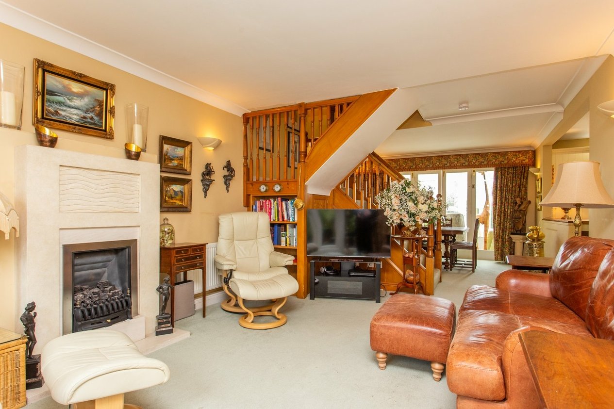 Properties Under Offer in Riverside Close Bridge
