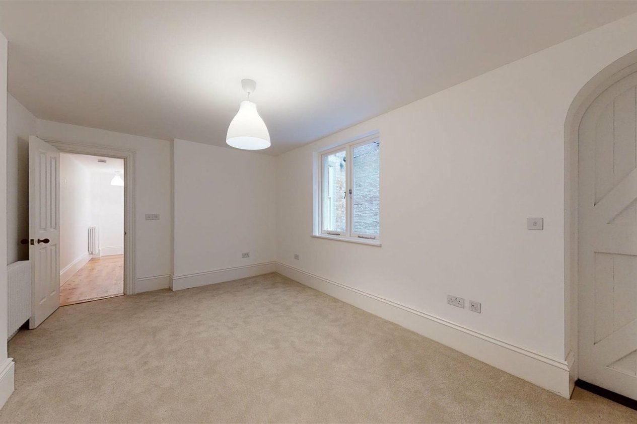 Properties Under Offer in Royal Crescent St. Augustines Road
