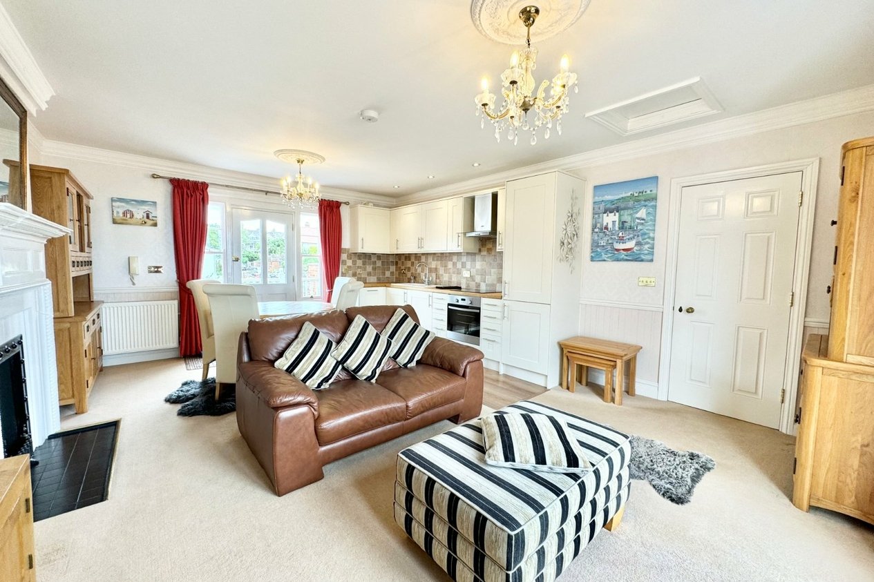Properties To Let in Sea Road 