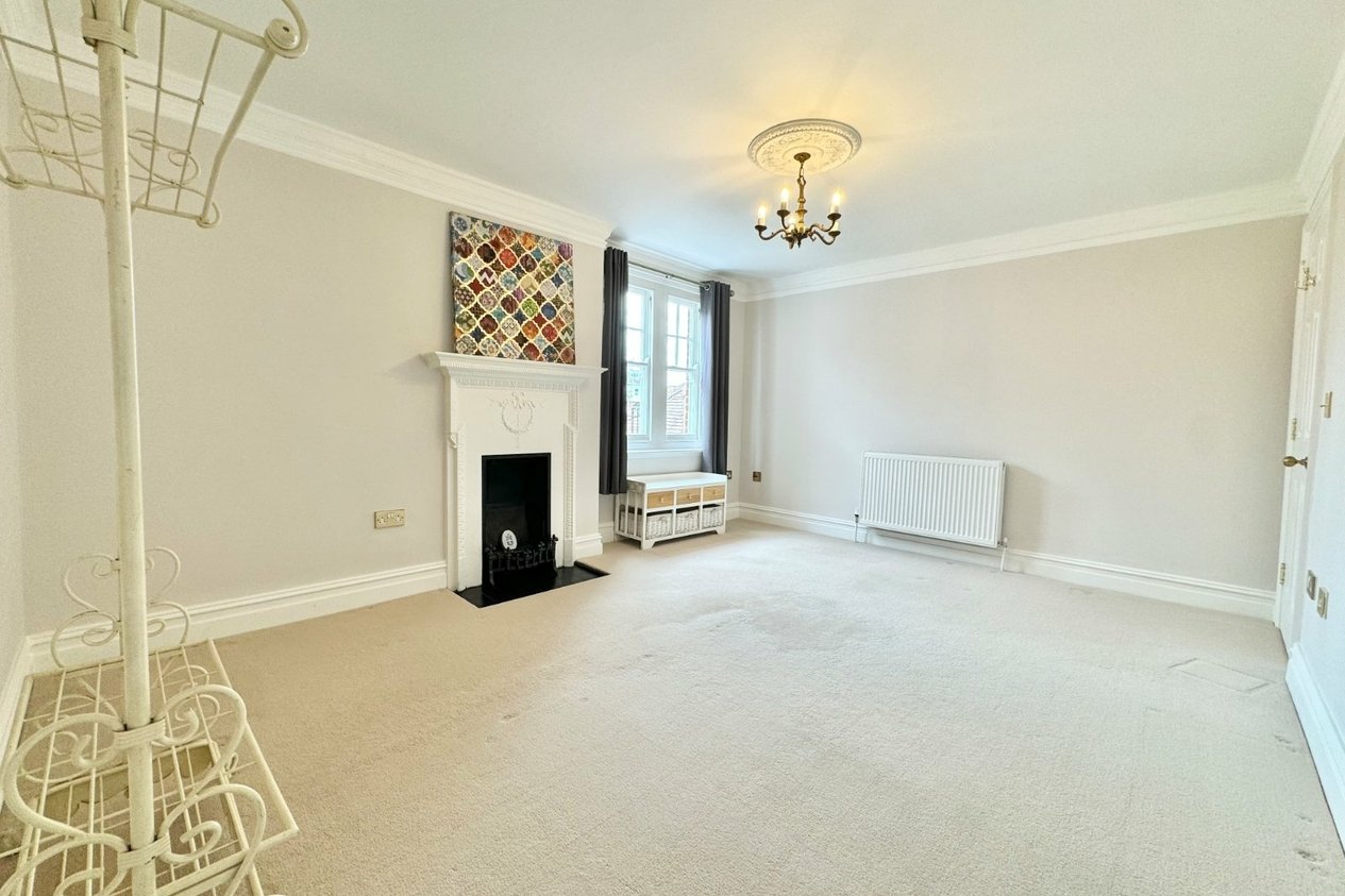 Properties To Let in Sea Road 