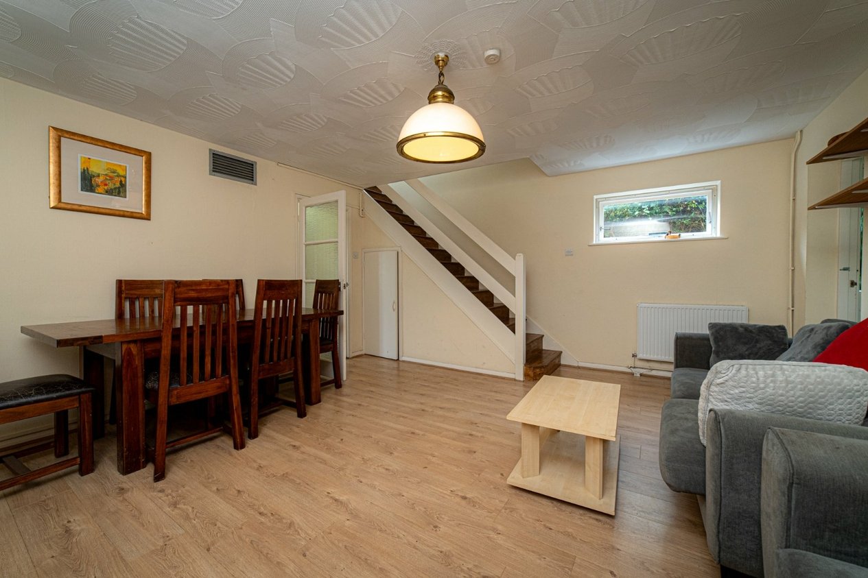 Properties To Let in St Michaels Place Canterbury