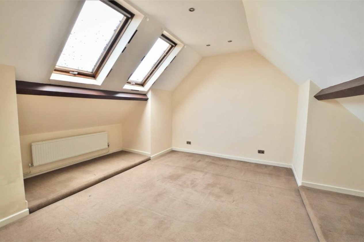 Properties To Let in Station Road 