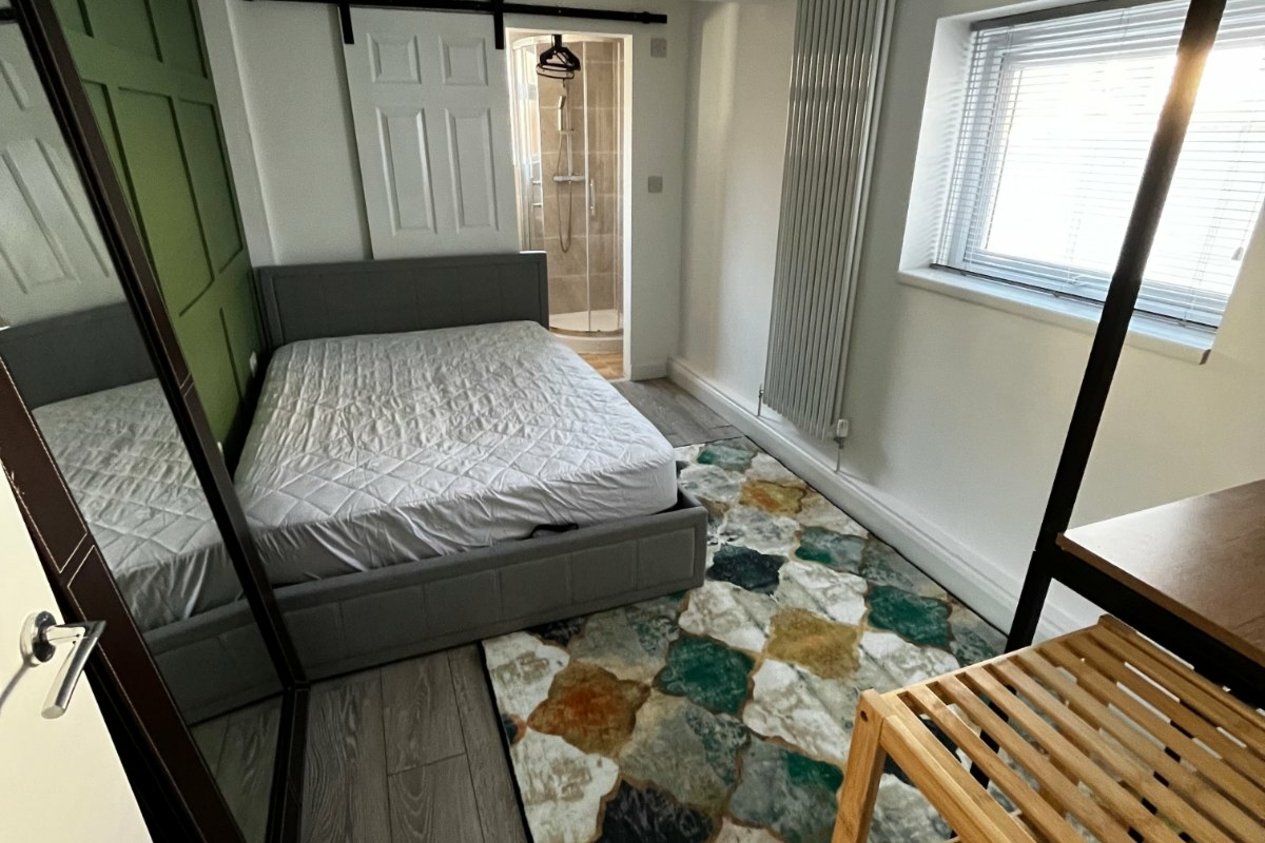 Properties Let in Studio 2 1 St Davids Road