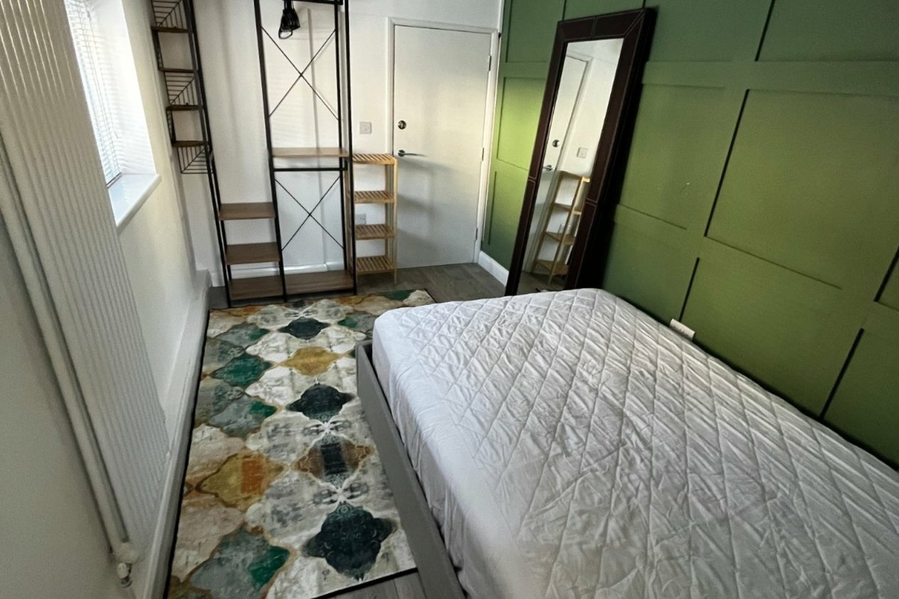 Properties Let in Studio 2 1 St Davids Road