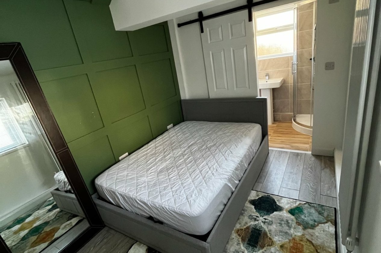Properties Let in Studio 2 1 St Davids Road