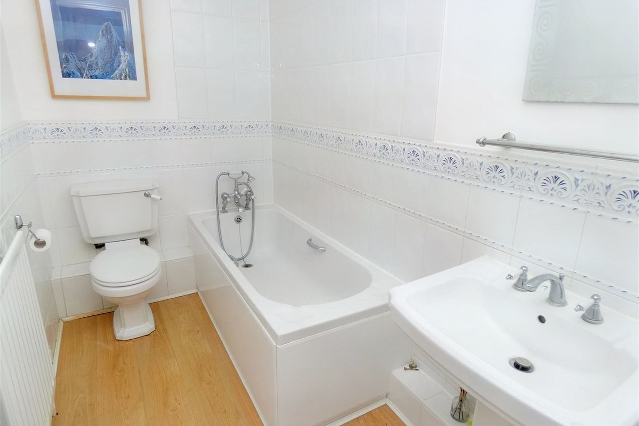 Properties To Let in Swallow Court  Herne Common