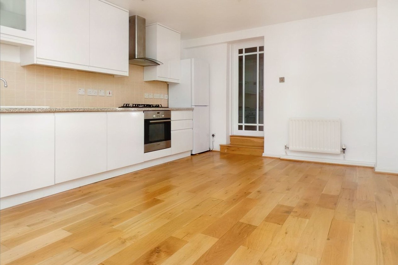 Properties To Let in Swallow Court  Herne Common