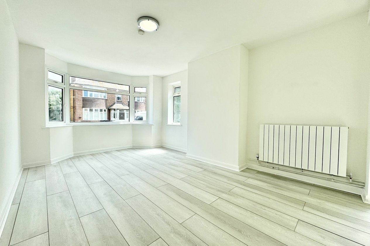 Properties Under Offer in Swinburne Avenue 