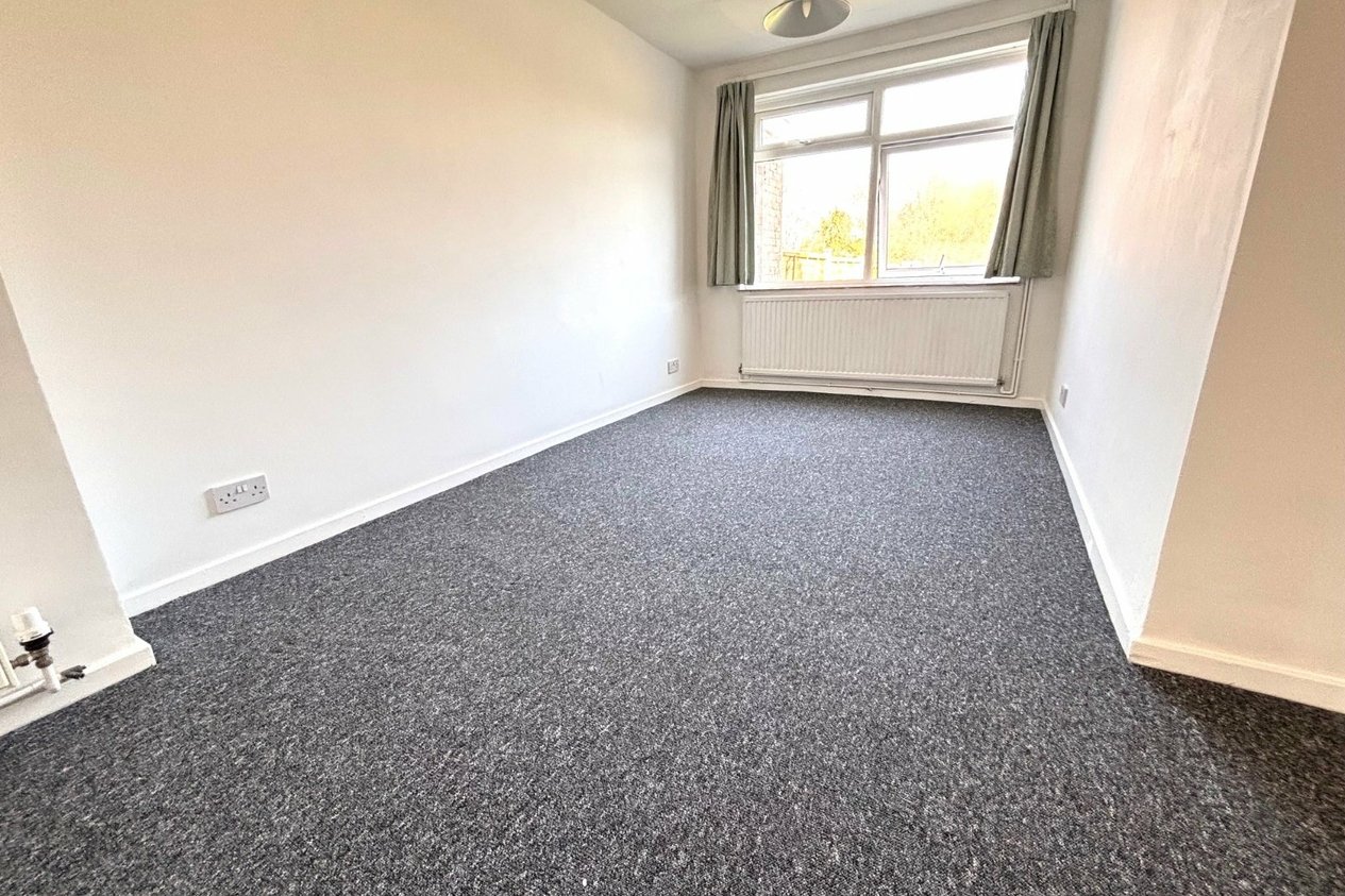 Properties Let in Tenterden Drive Canterbury
