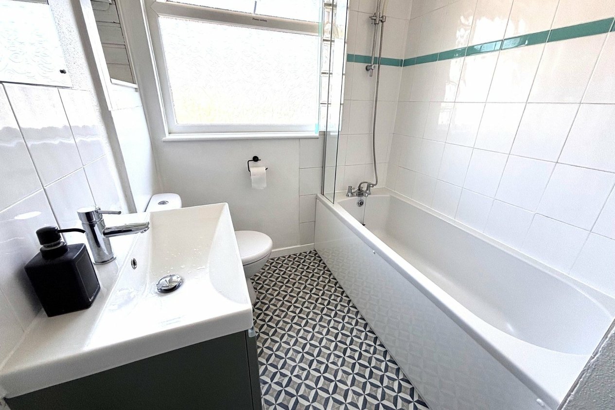 Properties Let in Tenterden Drive Canterbury