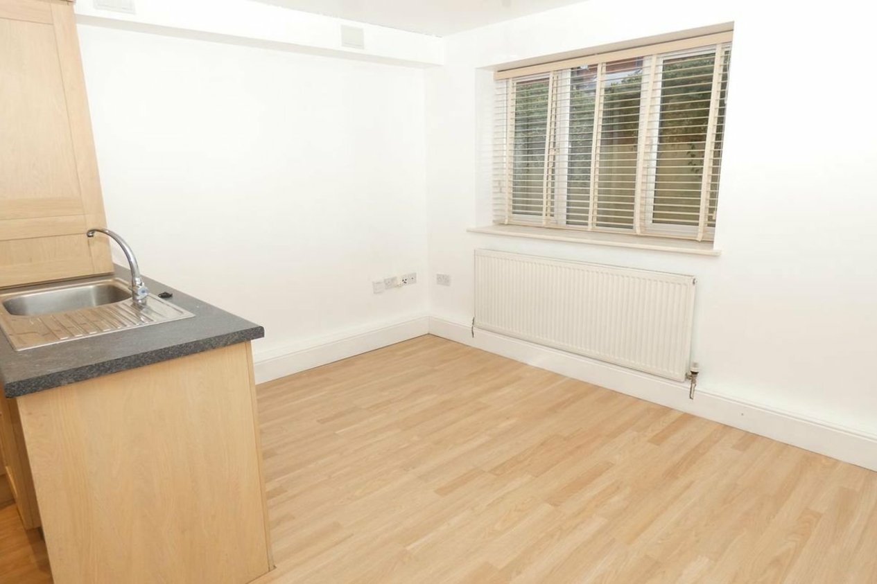 Properties To Let in The Barges Tower Parade