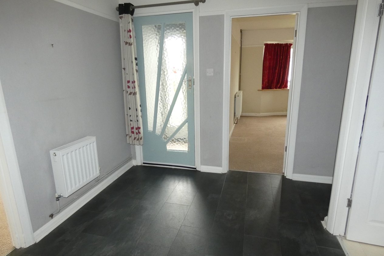 Bungalow Detached to rent in The Broadway,Herne Bay Miles & Barr