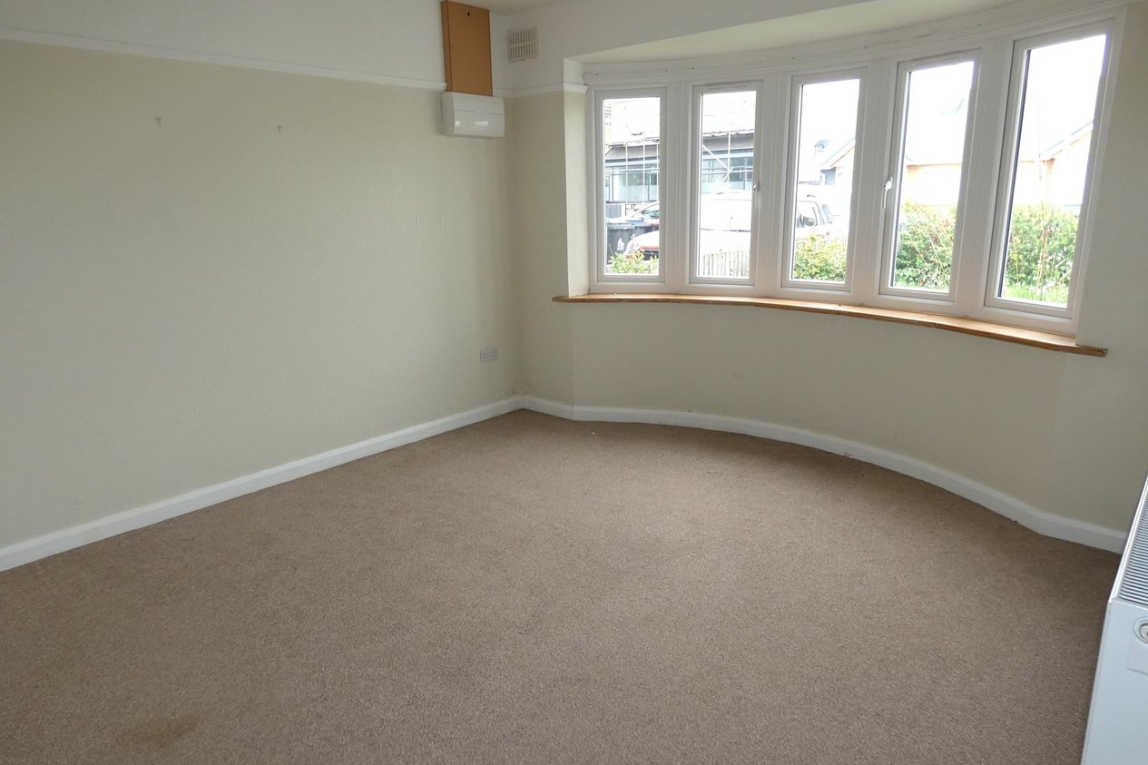 Bungalow Detached to rent in The Broadway,Herne Bay Miles & Barr