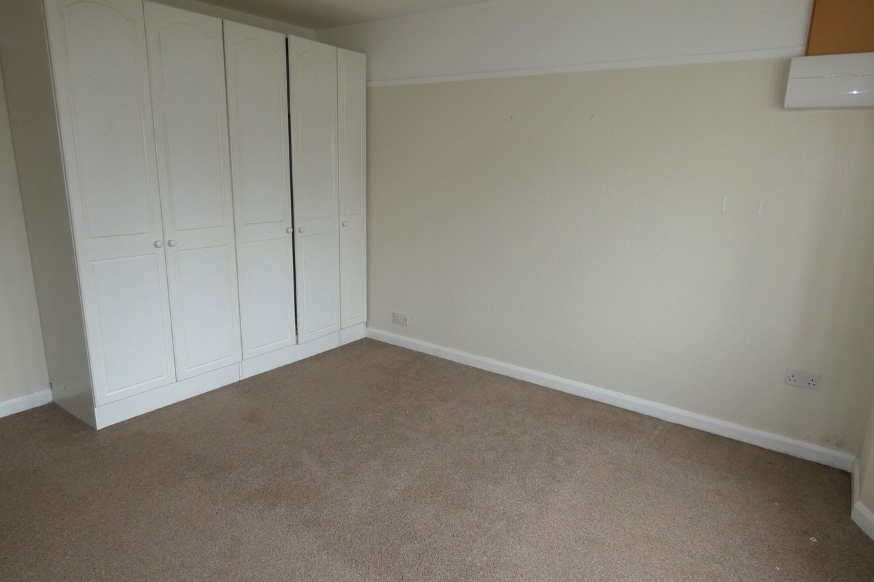 Bungalow Detached to rent in The Broadway,Herne Bay Miles & Barr