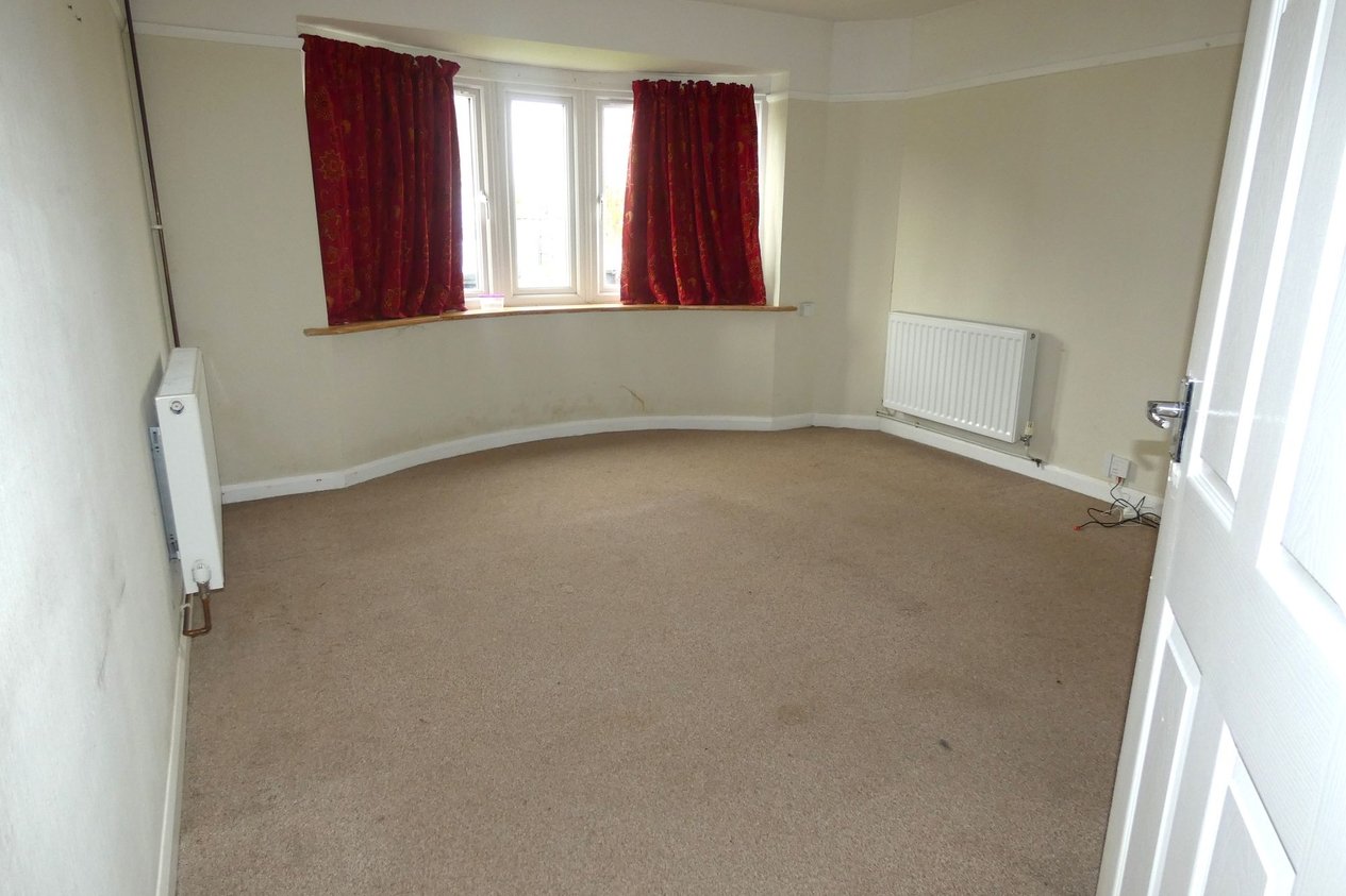 Bungalow Detached to rent in The Broadway,Herne Bay Miles & Barr