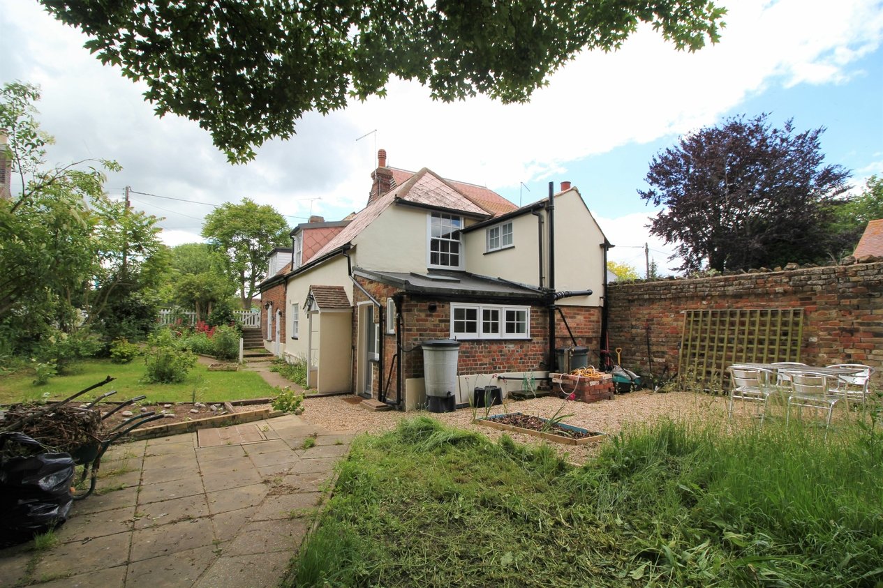 Properties Under Offer in The Length St Nicholas at Wade