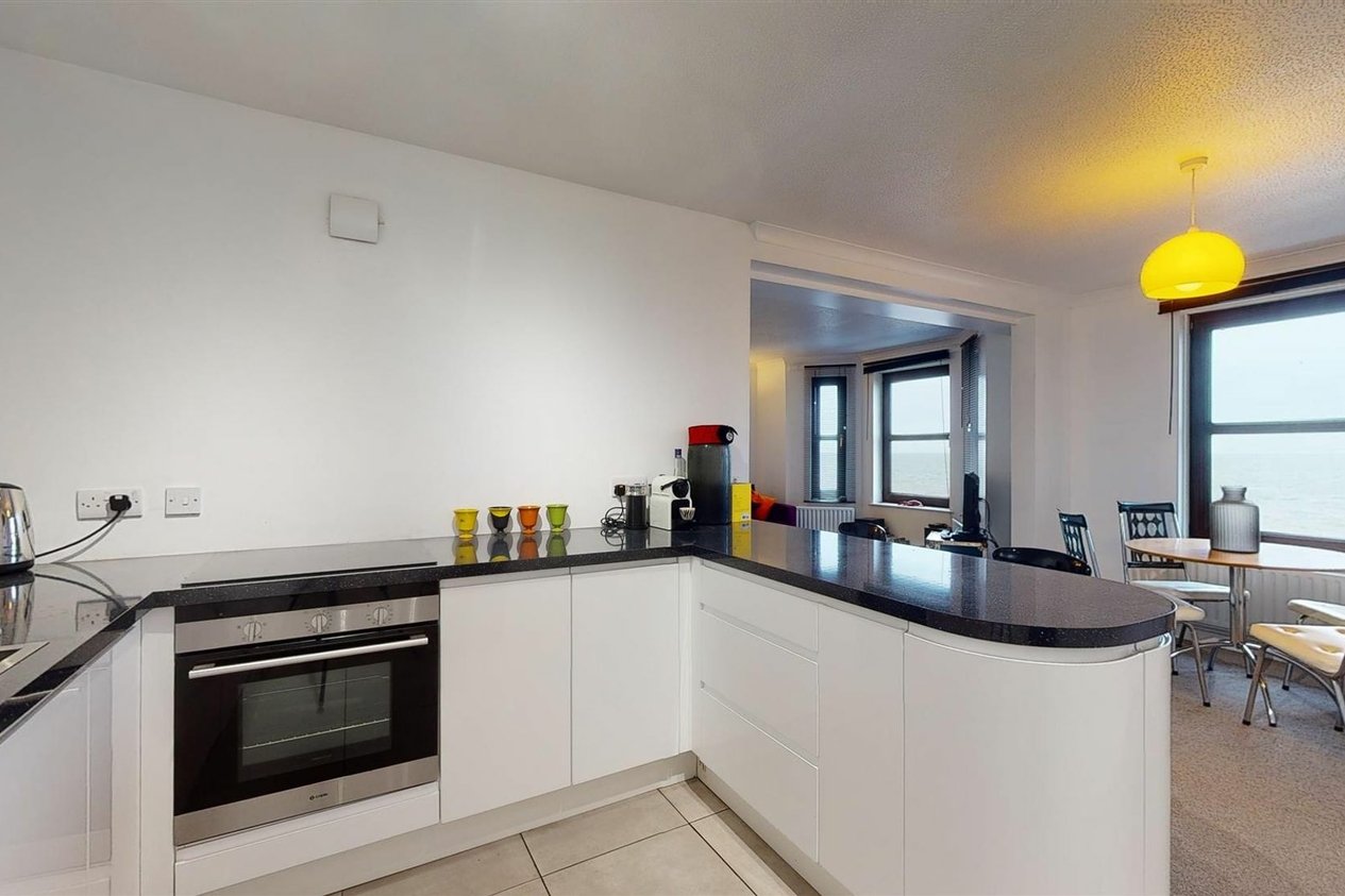Properties To Let in The Marina  Deal