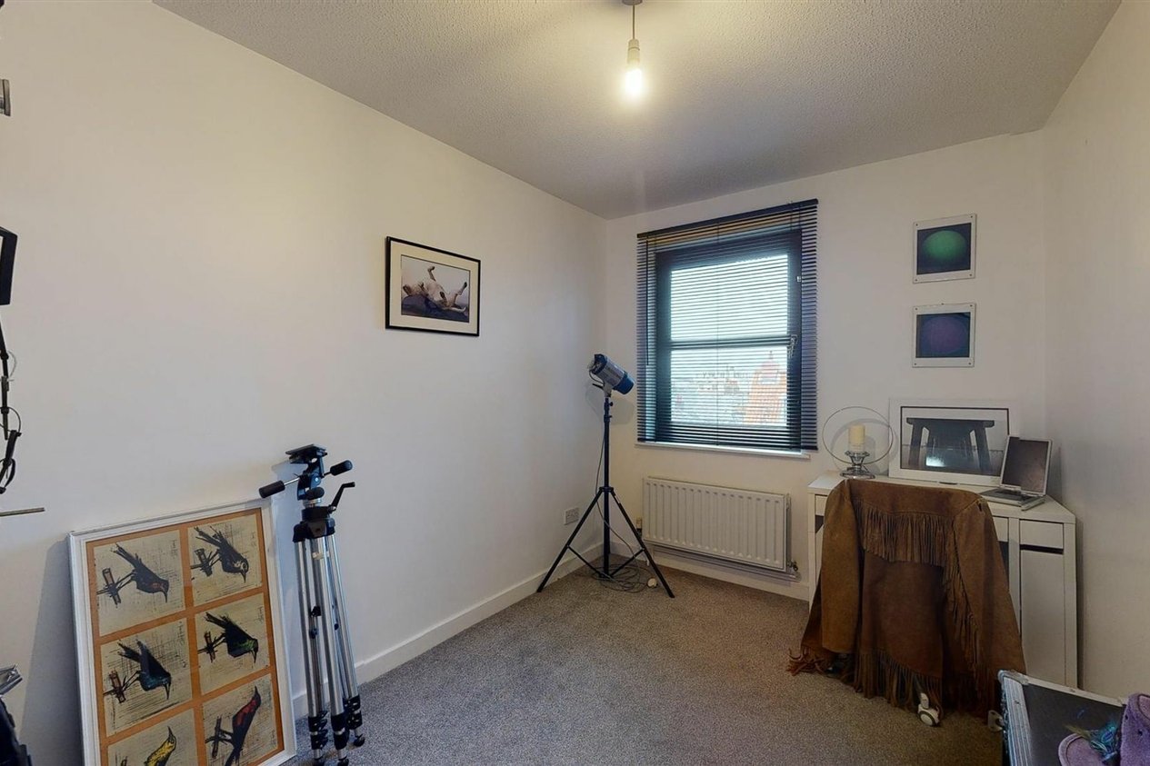 Properties To Let in The Marina  Deal