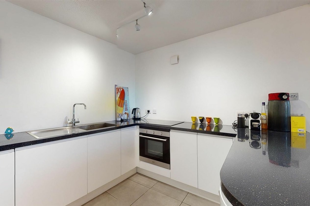 Properties To Let in The Marina  Deal