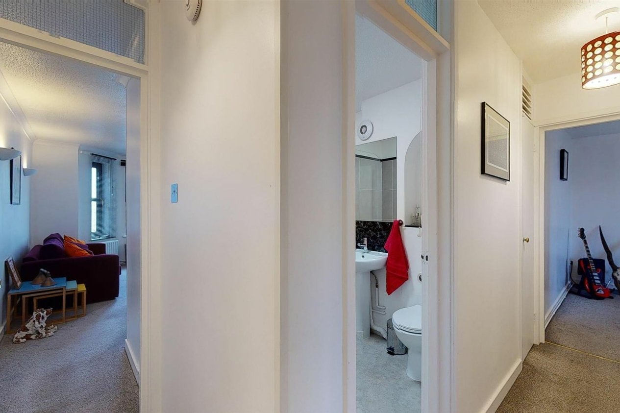Properties To Let in The Marina  Deal