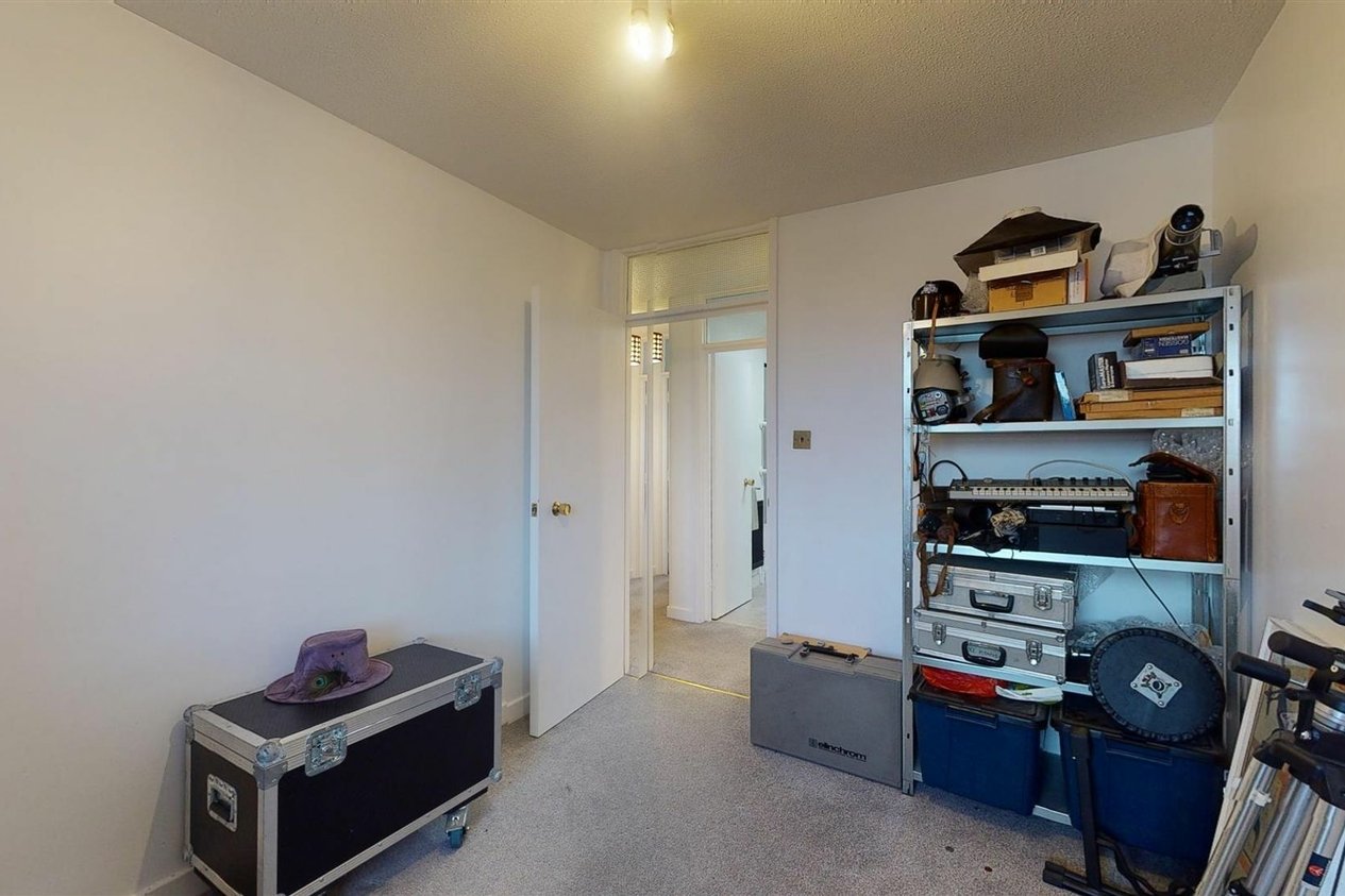 Properties To Let in The Marina  Deal