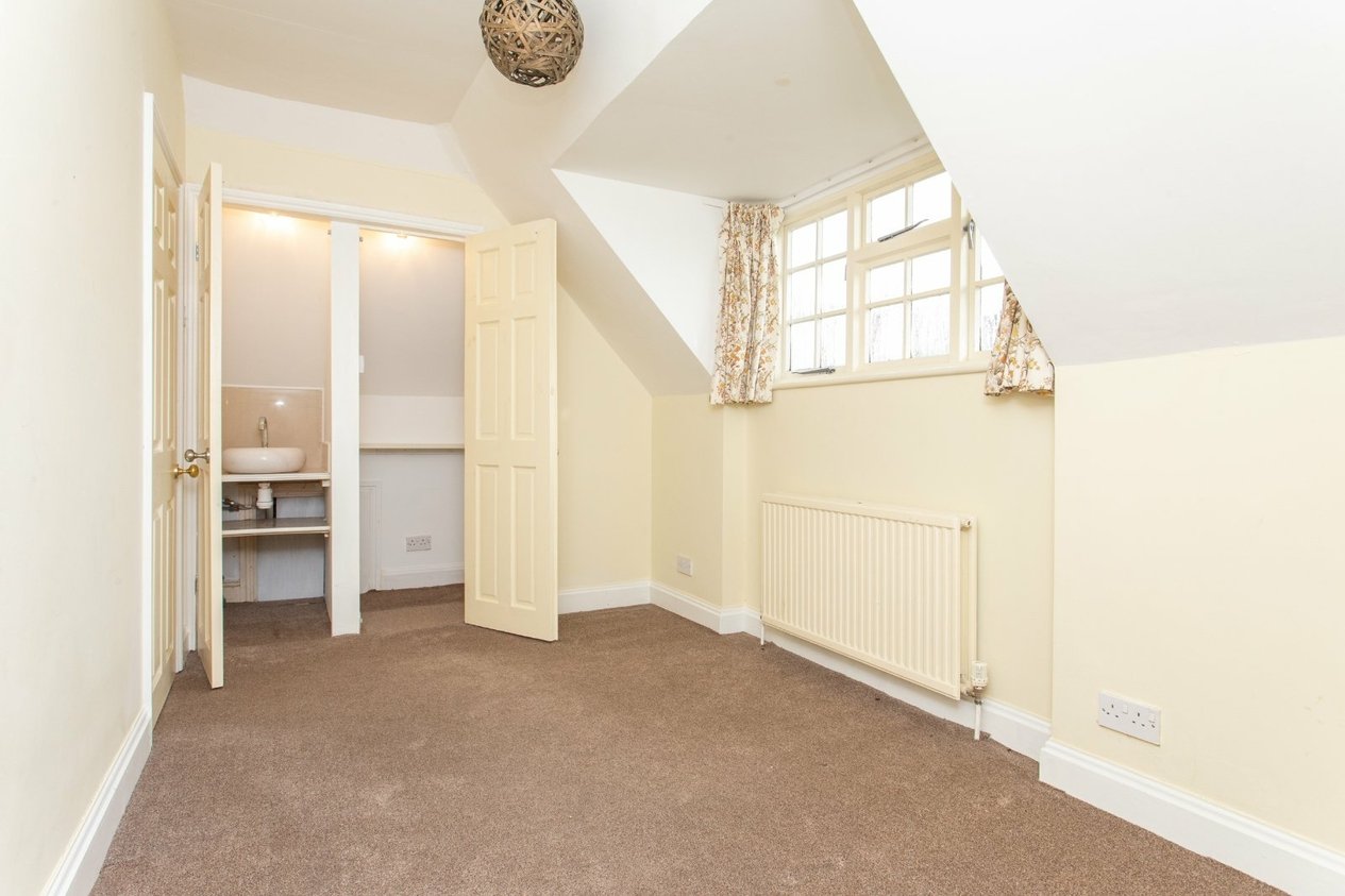 Properties To Let in The Pump House Hardres Court