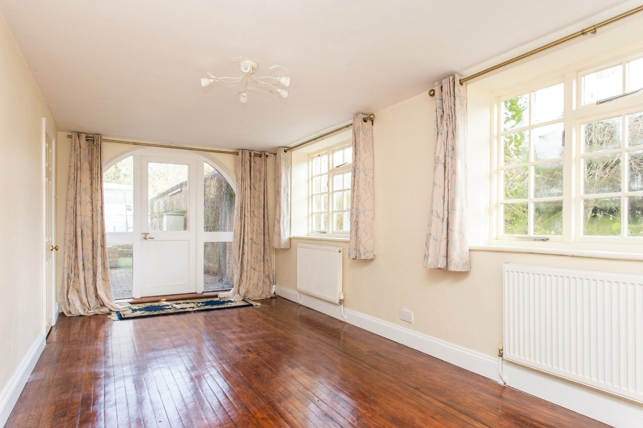 Properties To Let in The Pump House Hardres Court