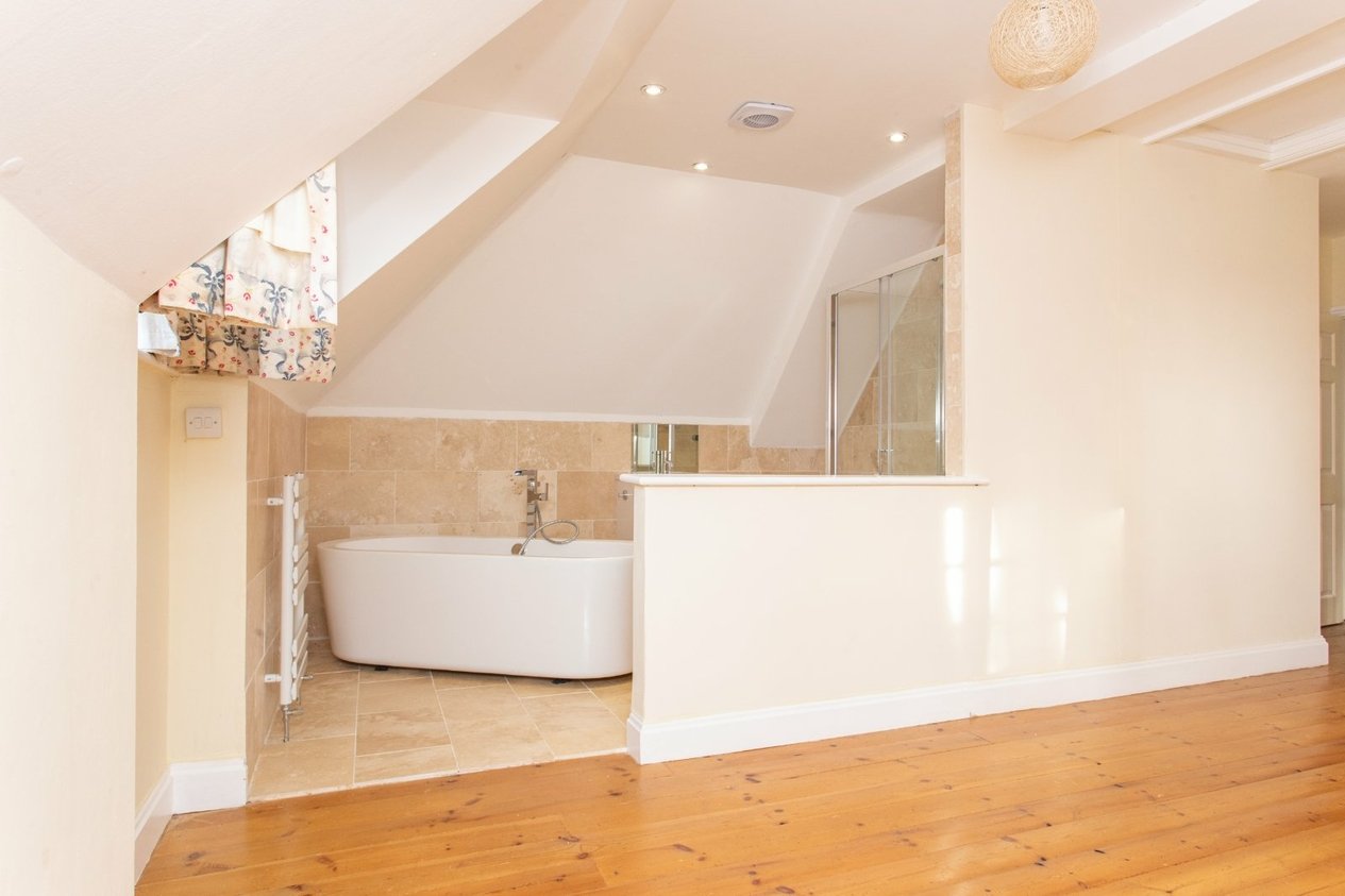 Properties To Let in The Pump House Hardres Court