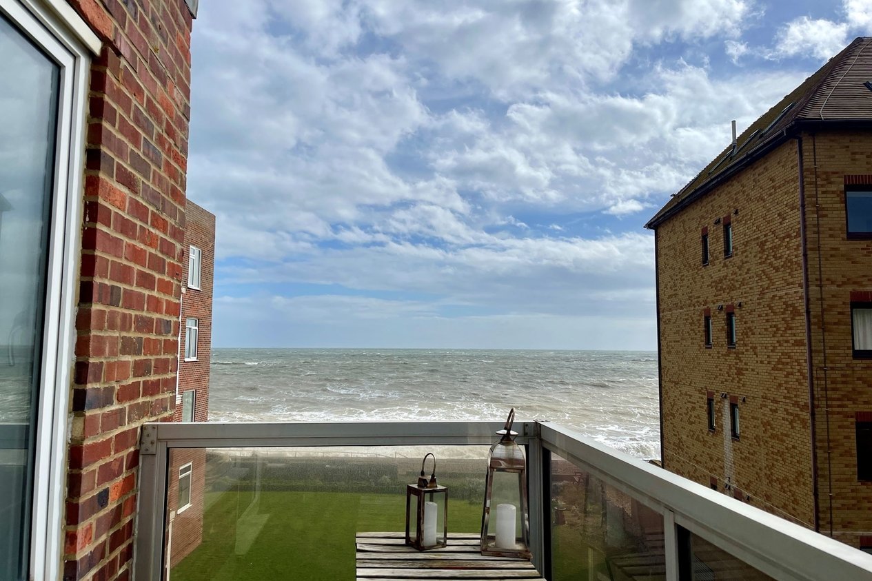 Properties To Let in The Riviera  Sandgate