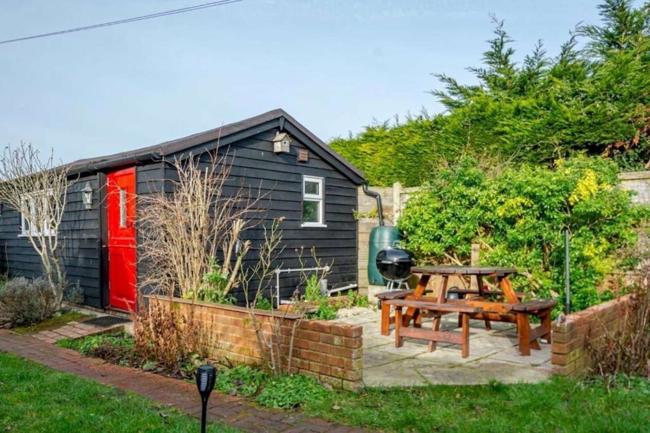 Properties Let Agreed in The Row Hoath
