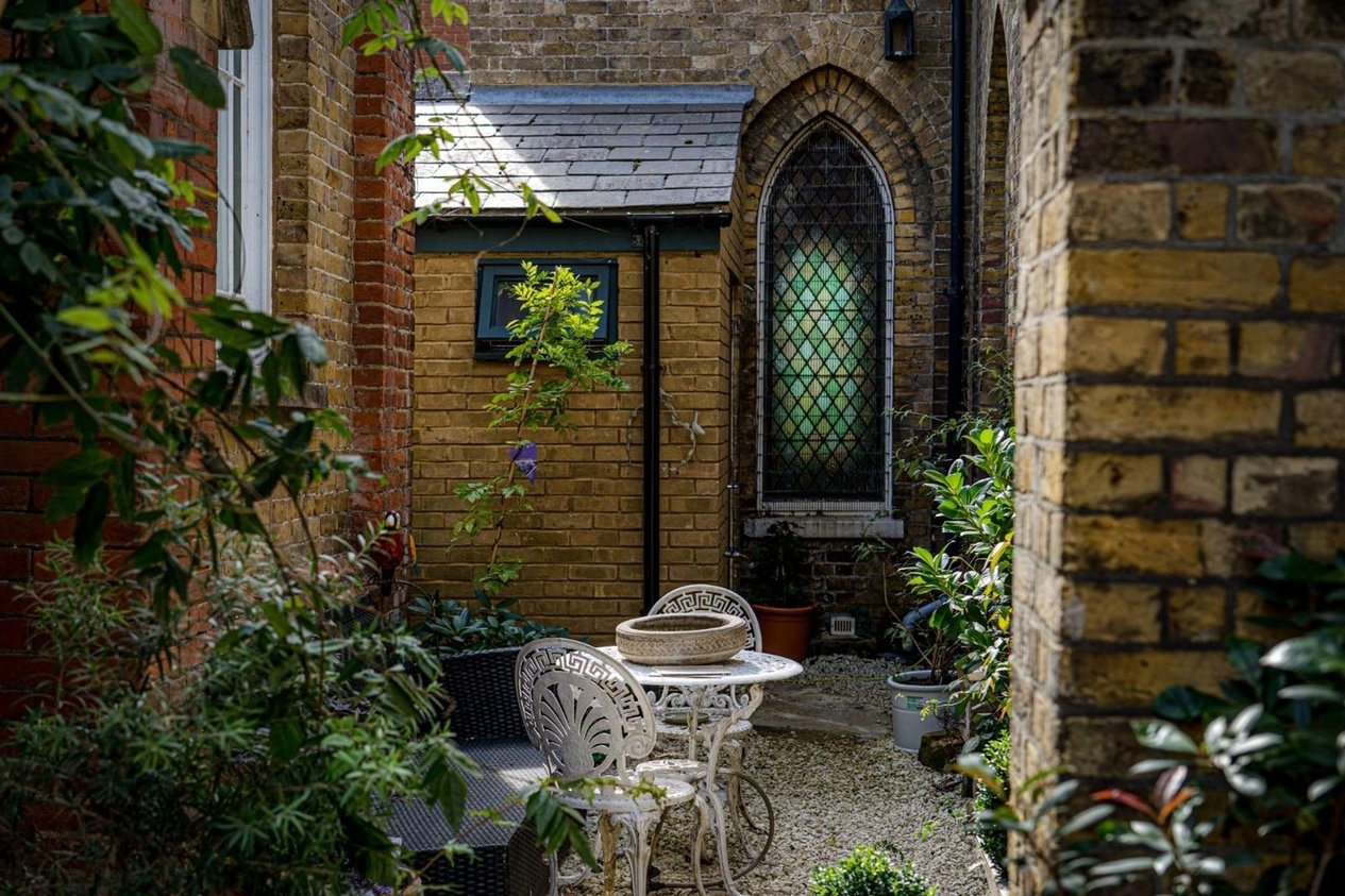 Properties To Let in The Street  Ash