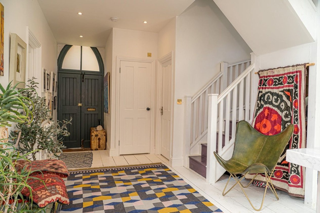 Properties To Let in The Street  Ash